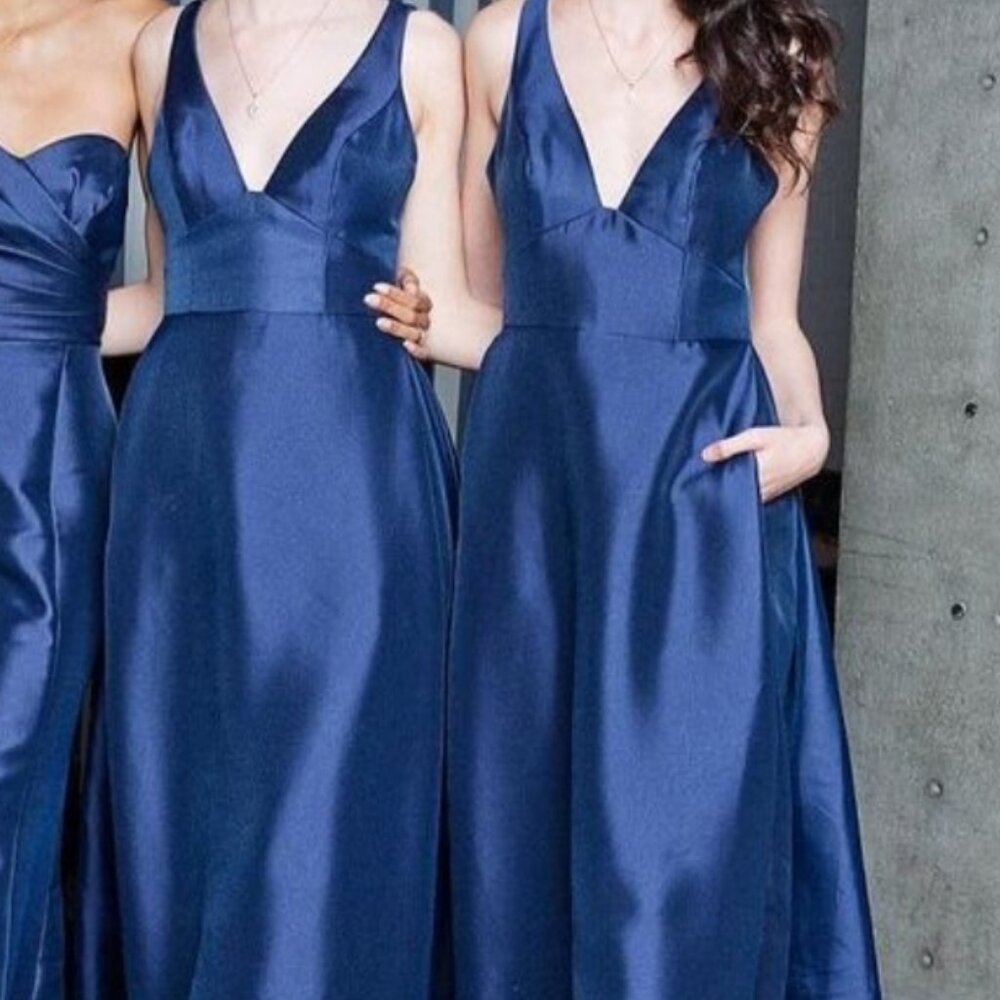 Marine / Navy Blue Bridesmaids Dress Deep V David's Bridal Size 6 F19734MARINE